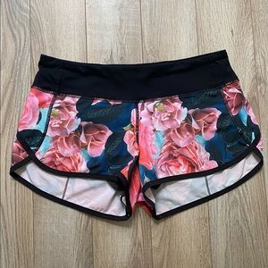 lululemon Speed Up Low-Rise Lined Short 2.5”